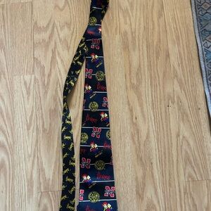 University Of Nebraska Cornhuskers Herbie Husker Alumni Mens 100% Silk Neck Tie